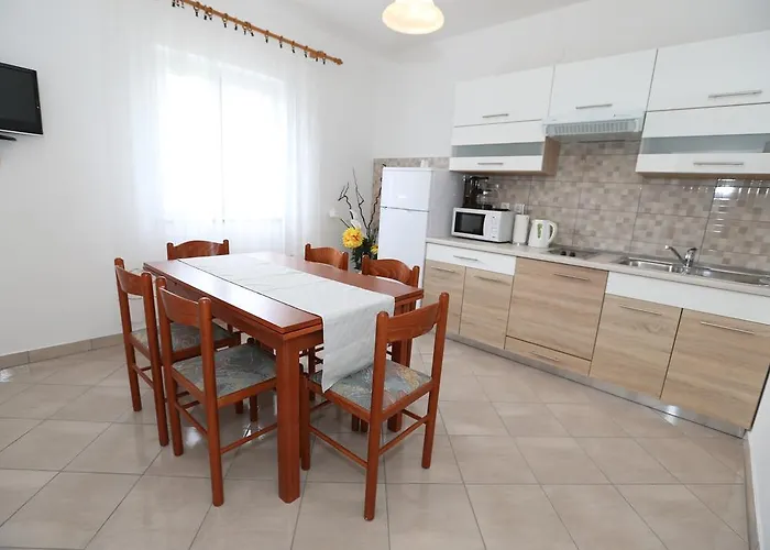 Apartment Vinka *